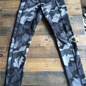Zella Kids Camo Leggings - Black and Gray